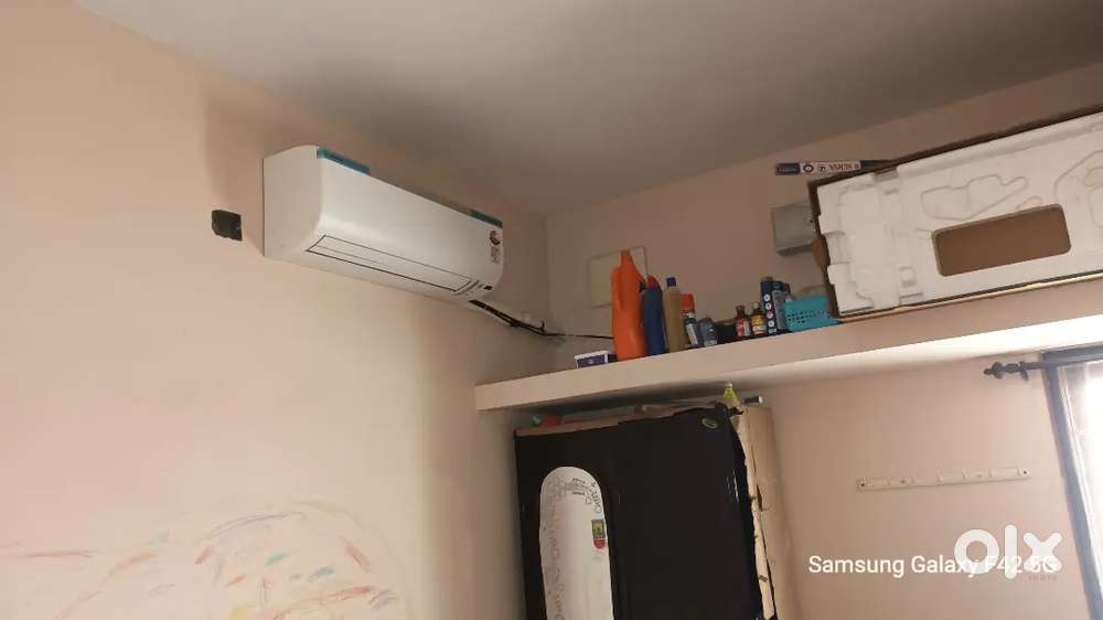 Daikin 1.5 ton split AC with clamp and stabilizer