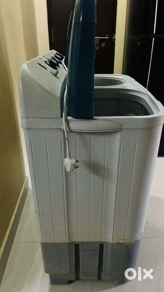 SAMSUNG SEMI AUTOMATED WASHING MACHINE