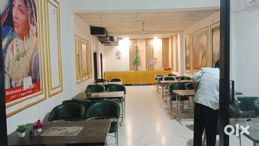 Hotel devine jobs
