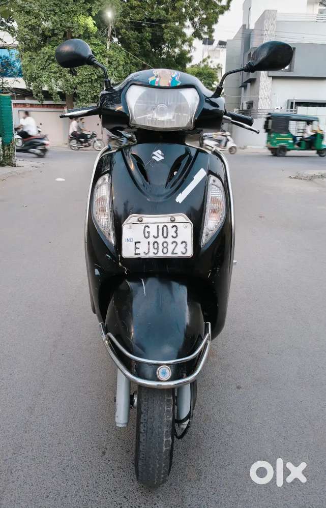 Mahadev bikes rajkot 80 feet road Laxmiwadi main road opp anand bakery