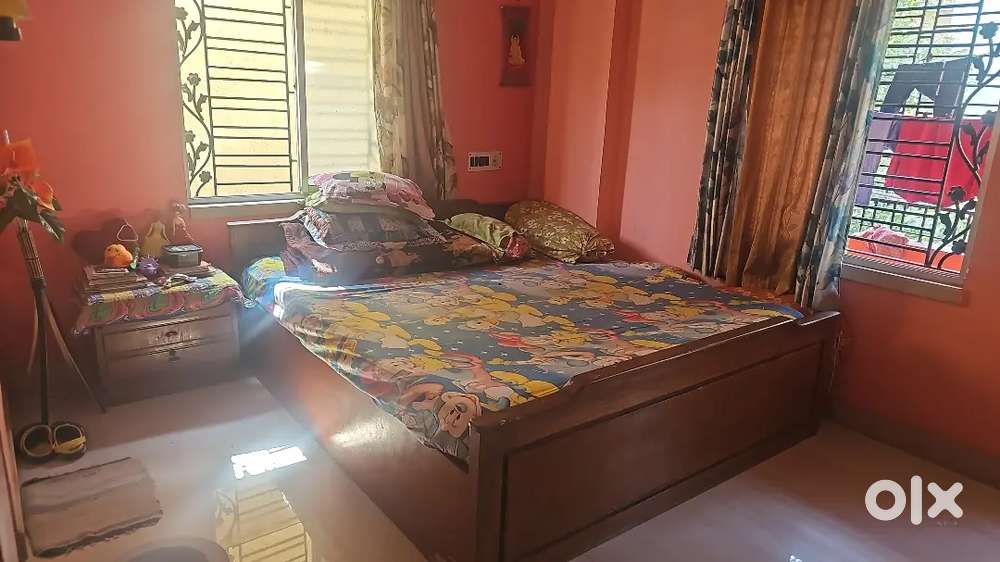 Well maintained flat for renting .. family