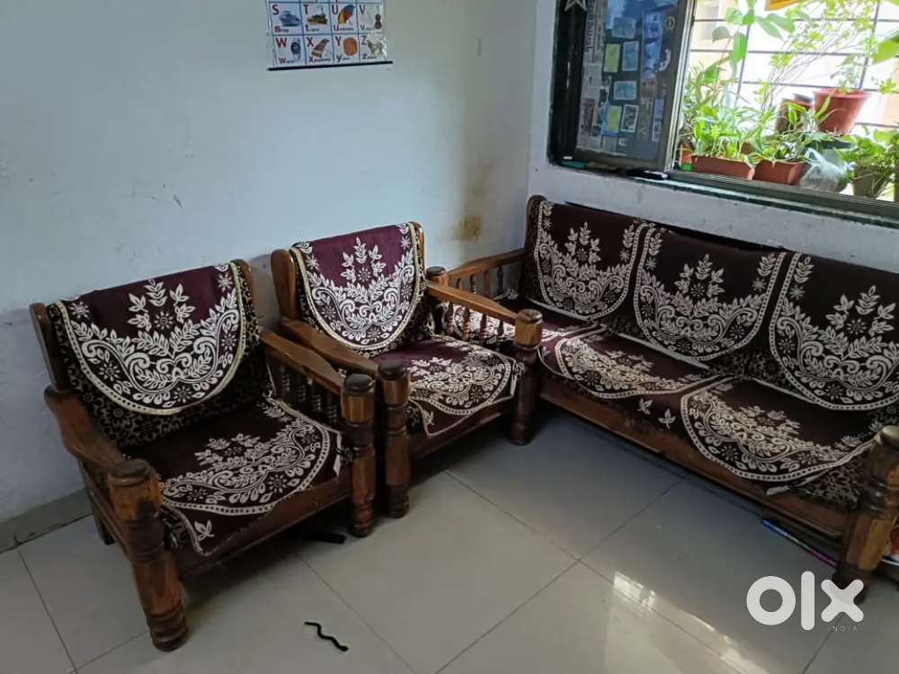 Sofa full good condition