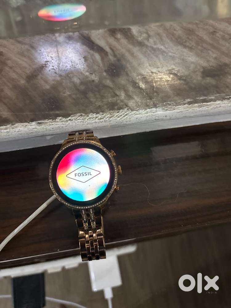 smart wrist watch fossil make