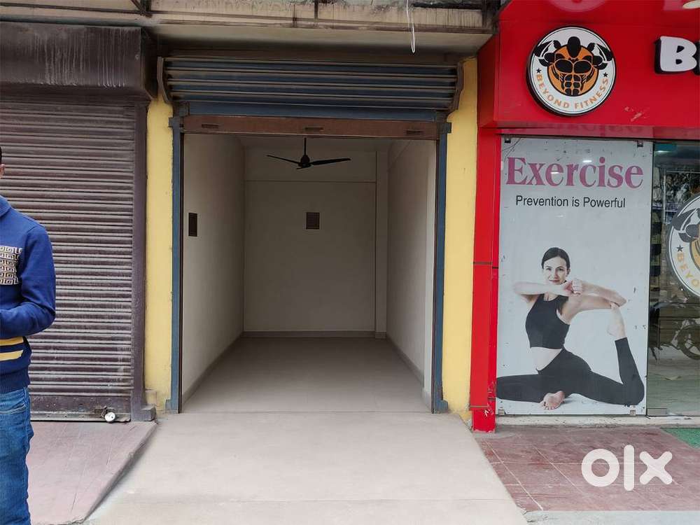 SHOP 145 SQ FT