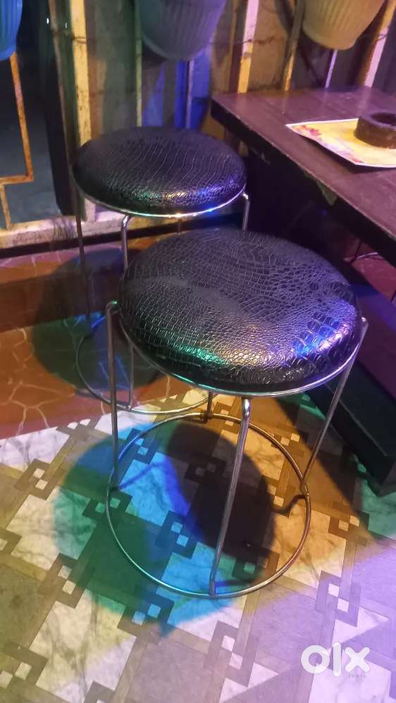 Steel round chair