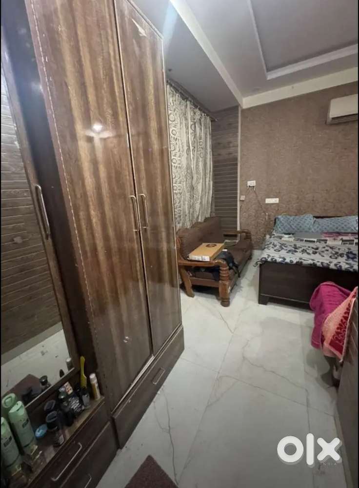 Sharing for girl only for girl one person 5000 rent