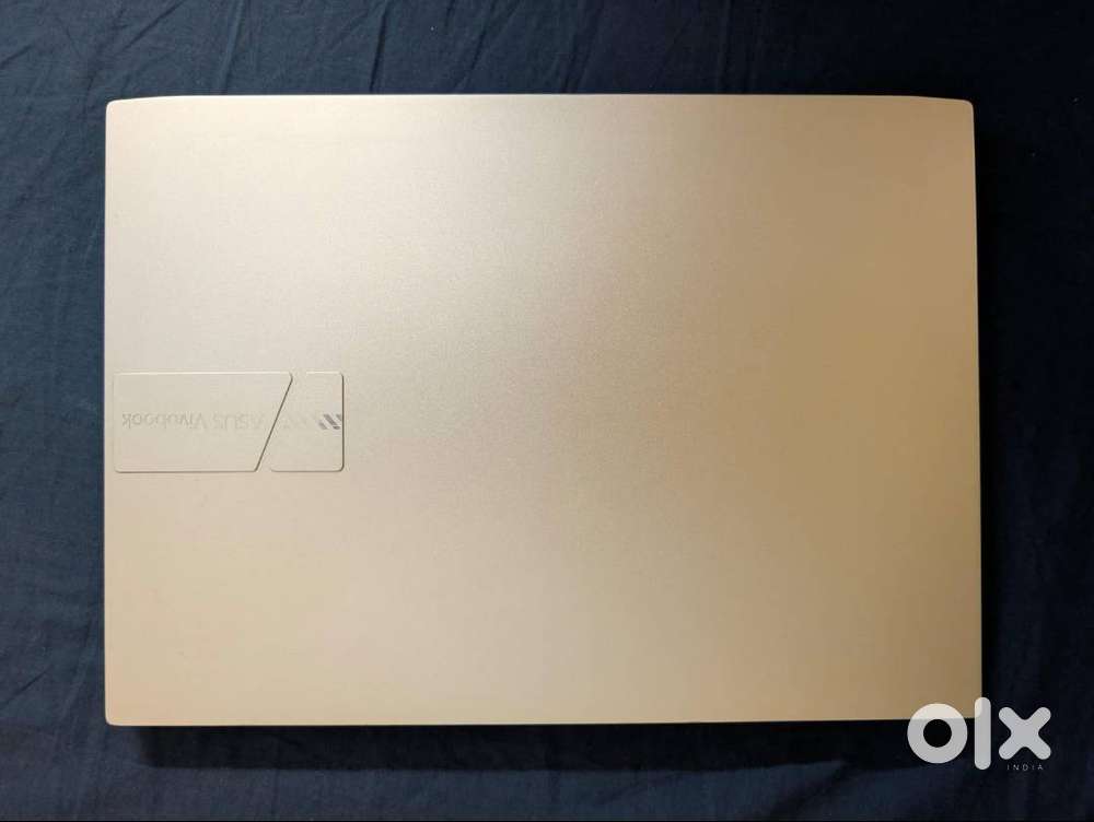 ASUS VIVOBOOK i5 11th gen 16 GB ram 16 O-LED sparingly used