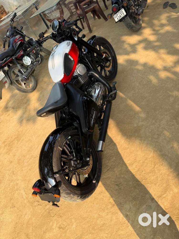 New bike 2025 me purchse kiya tha 2000 km chali hai