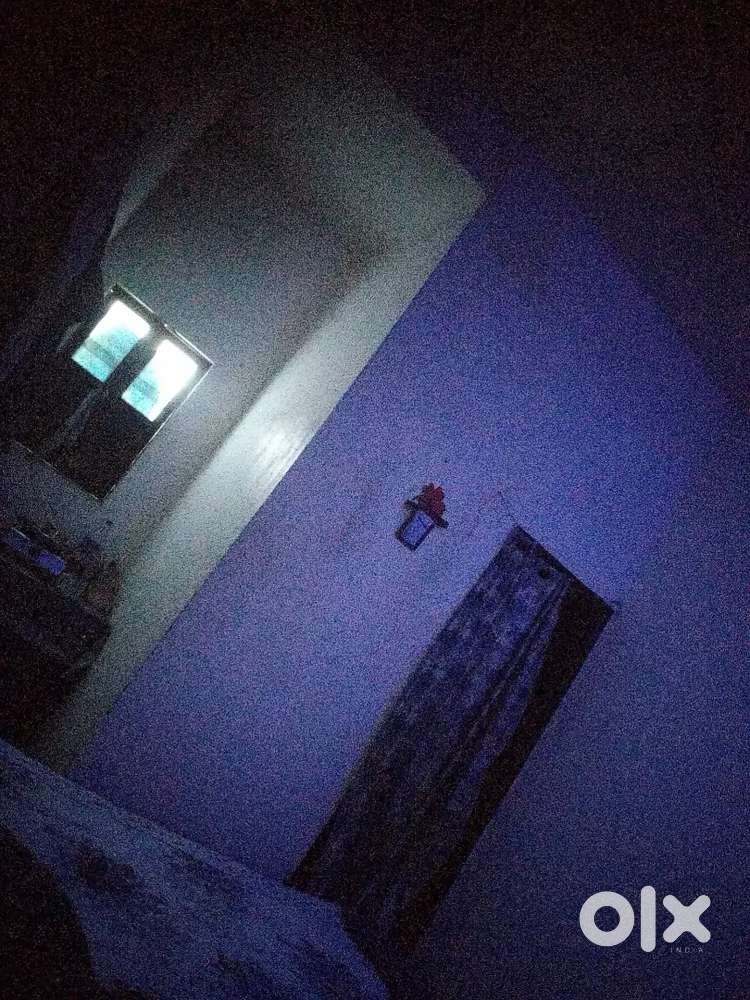 Rooms for rent available