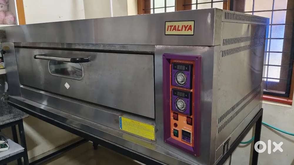 Gas oven,beetter and baking moulds 6,7,8 inches