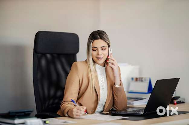 Need a Receptionist For Electonic Showroom Girl Required