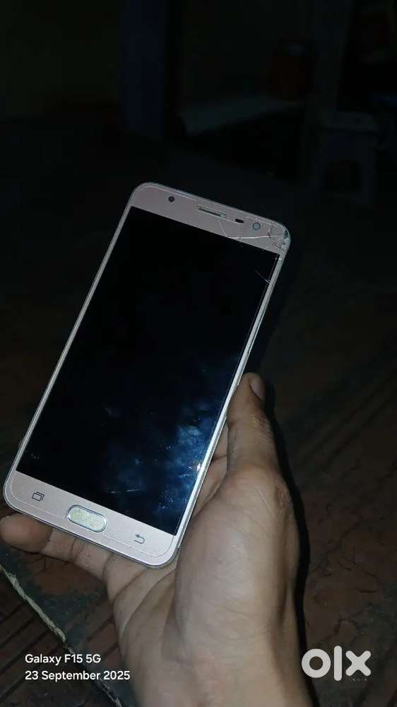 Samsumg Galxay J7