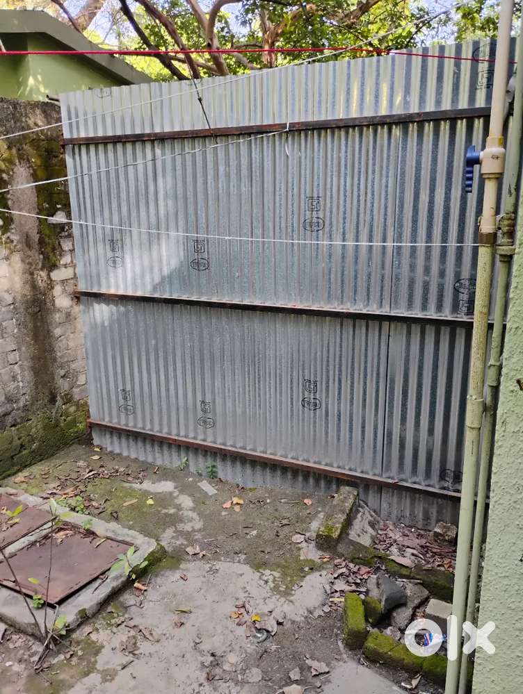 Tin roof shed +angle