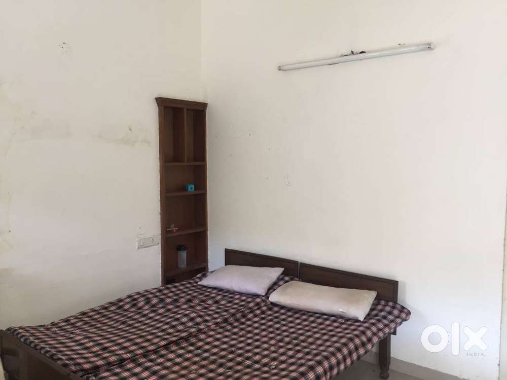 Independent Bedroom, Dressing Room, Bathroom facing Lawn, Ground floor