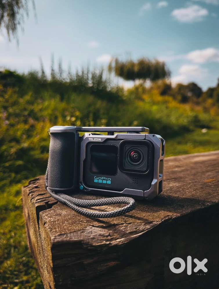 GO PRO 11 Black ( with accessories)