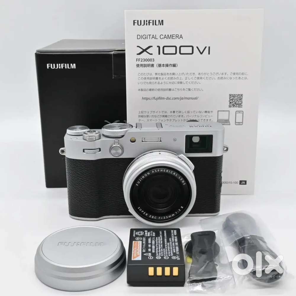FUJIFILM X100VI Silver w/ 1817 Shots 852371