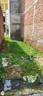 Samne 9 mitre ki road h samne koi bhi mkan ni h