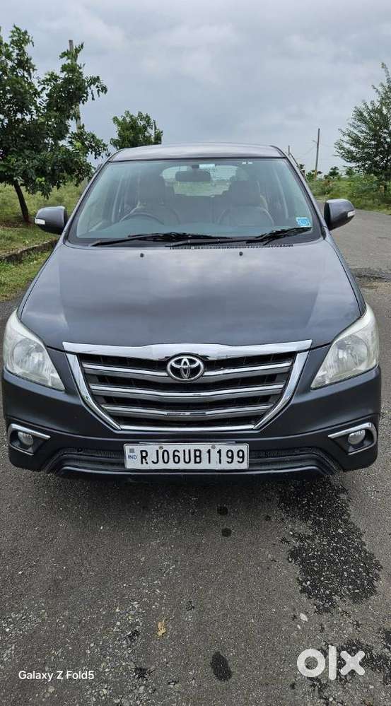 Toyota Innova 2.5 V 8 STR, 2015, Diesel
