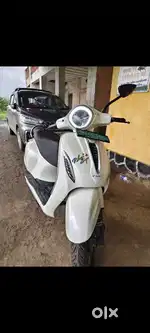 3502 model Good condition bike only 5 years warrnty for battery