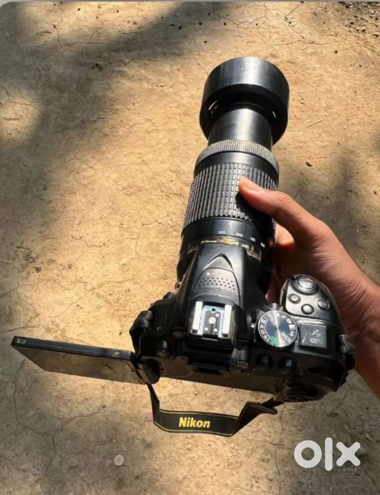 DSLR Camera Nikon D5200   New condition