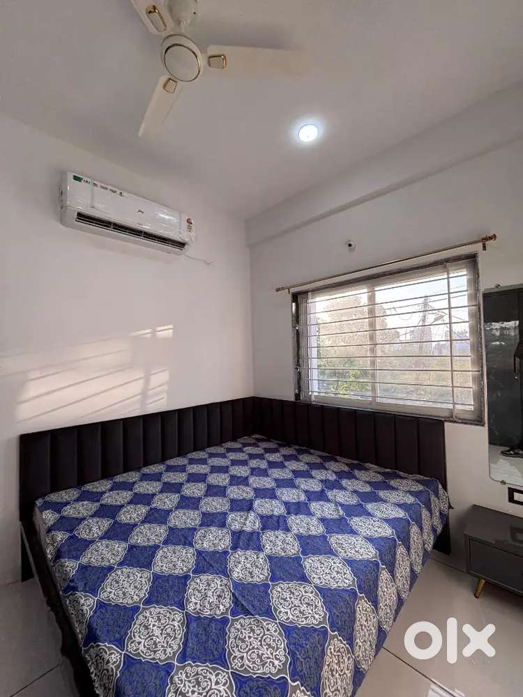 Fully Furnished 1Bhk Zero Brokrege Near Advance Acadmy Nipaniya