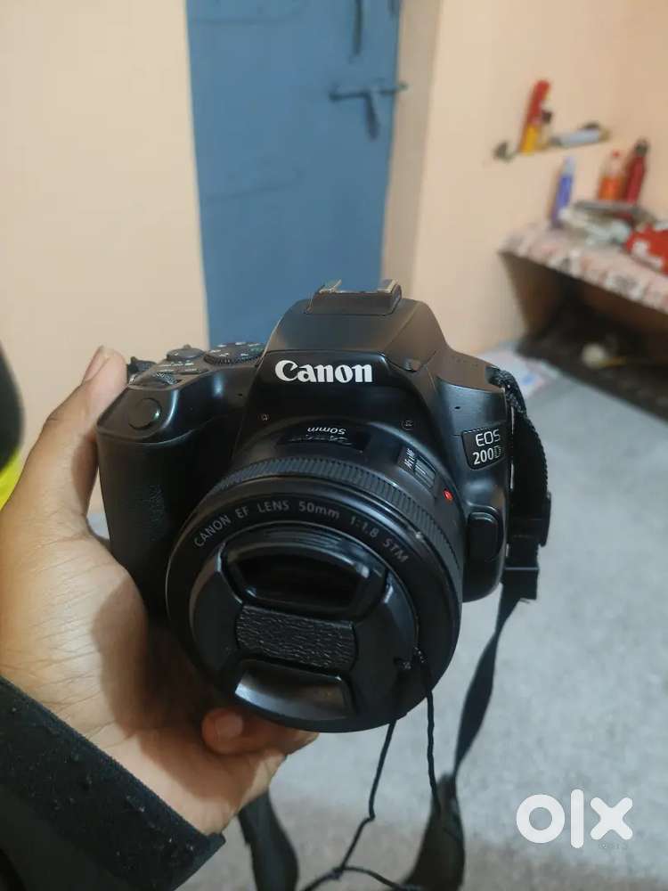 Canon 200D With 3 lence , Charger and bag