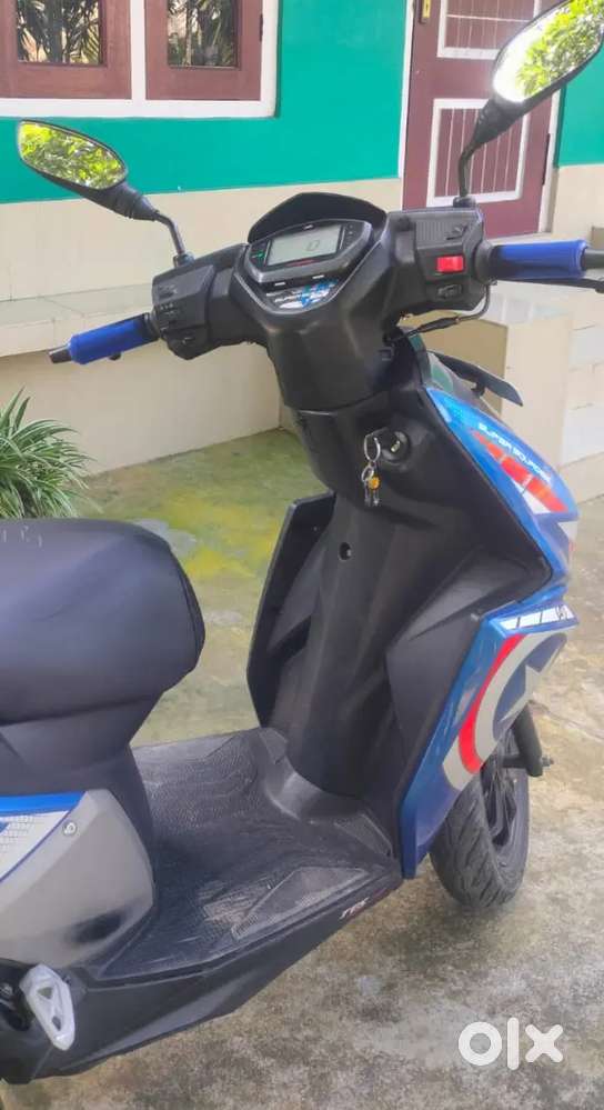 Very good condition with scretch free scooty