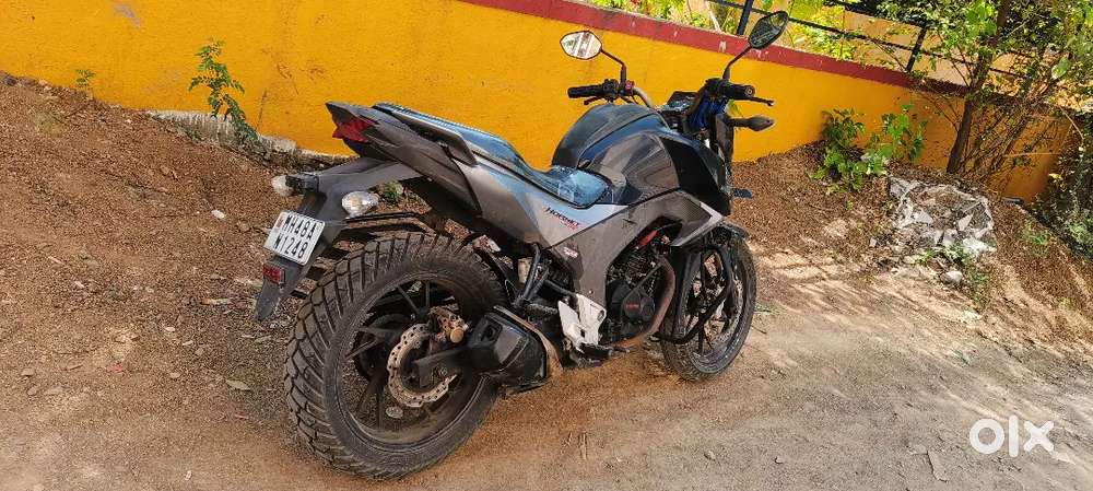 Honda hornet 160r