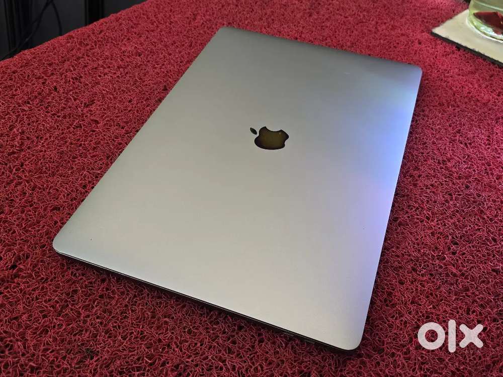 Apple Macbook Pro i7/16/256gb SSD 5.5gb Graphics 15inch Retina Display