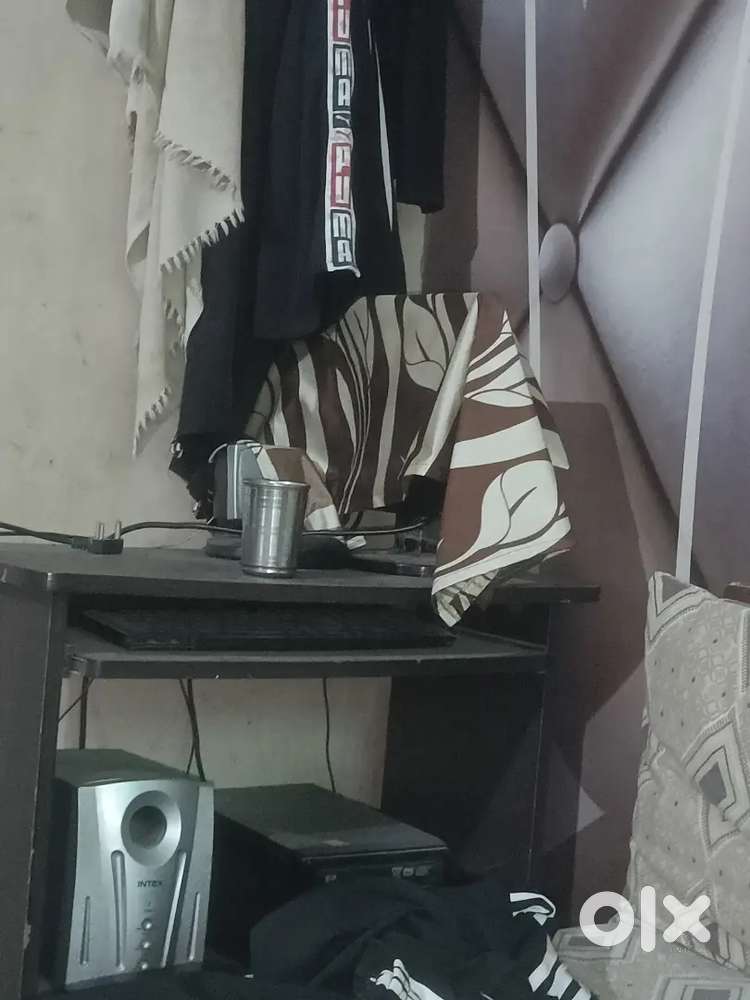 Comp with mouse, keyboard and cpu less kar du