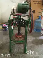 ICE DISH MACHINE & SINTEX ICE BOX & CHAIRS 7 NOC