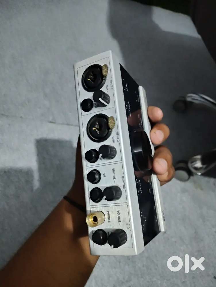 Komplete Audio 6 ( Native Instruments)