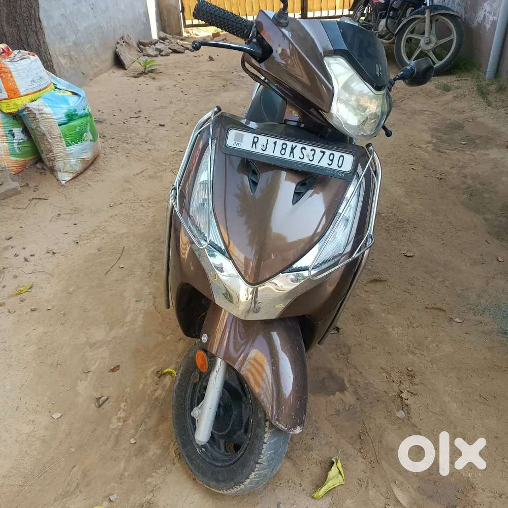 2021 model hai koi damage nhi hai new condition hai