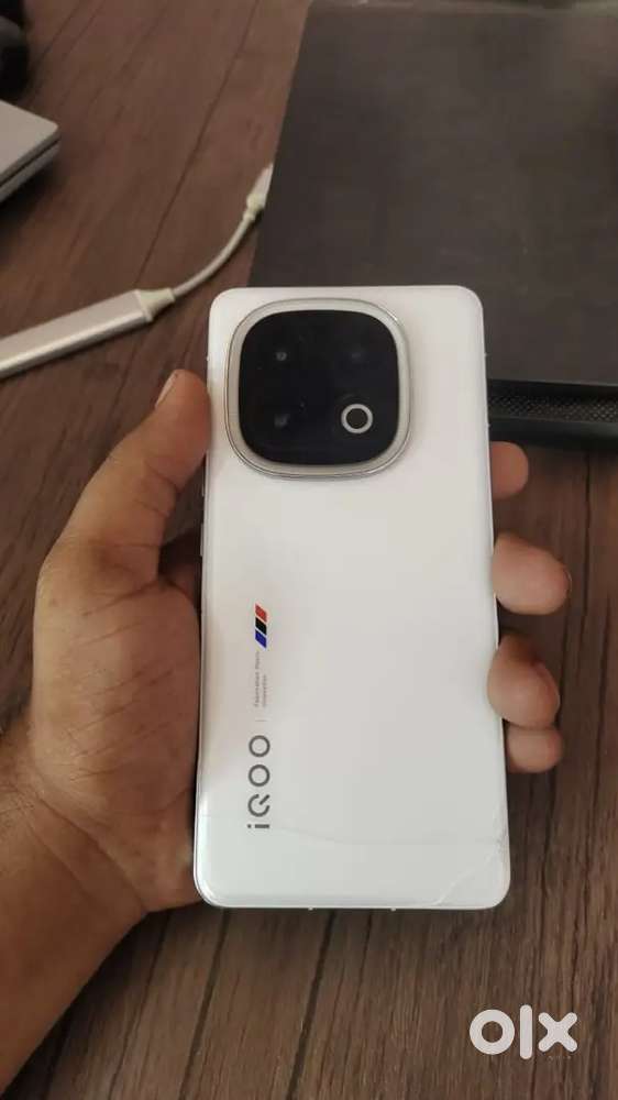 IQOO 13 GAMING PHONE 12 RAM 256 STORAGE