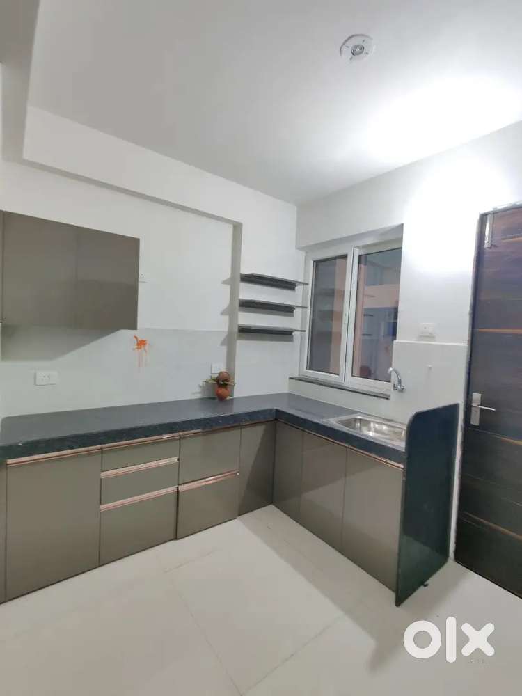 Newly flat available for rent