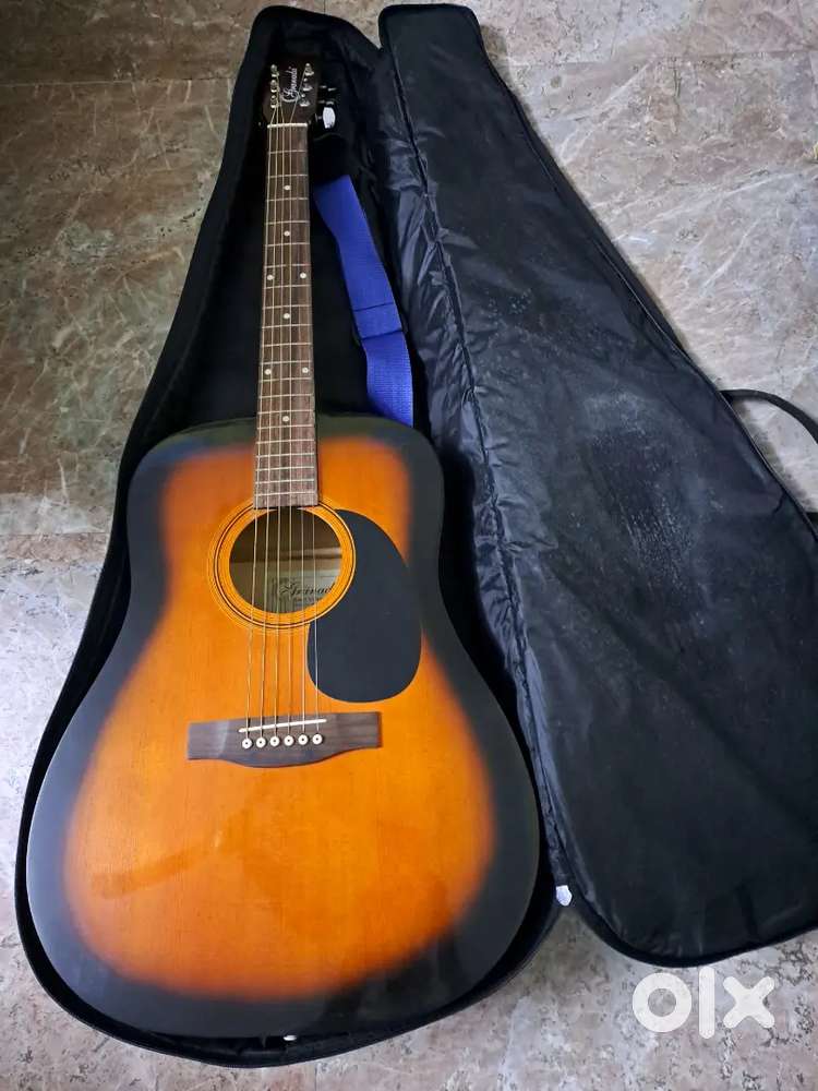 Granada Guitar And Yamaha PSR 700 keyboard for sale