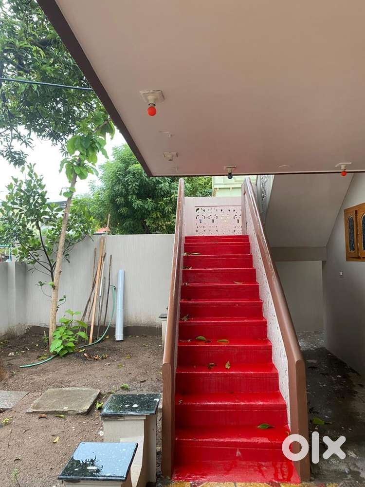 Spacious Individual House for rent in Kondapalli Vij.  Close to NTTPS