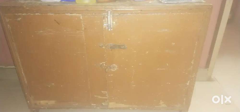 Having three rows in a shoe almari