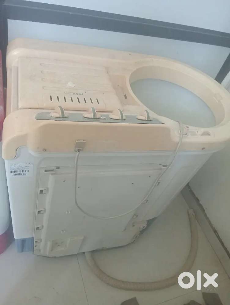 Washing machine semi mashin (7.5kg) good condition