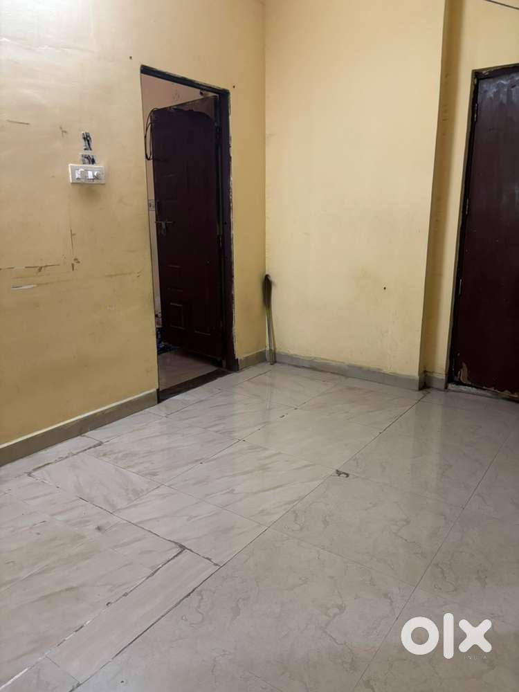 Need 2 roommate (girls)