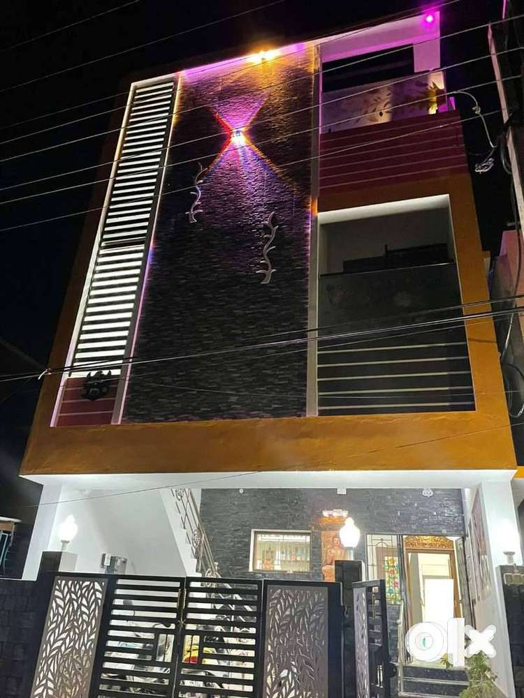 Yellow Home - 2 BR 2 BR