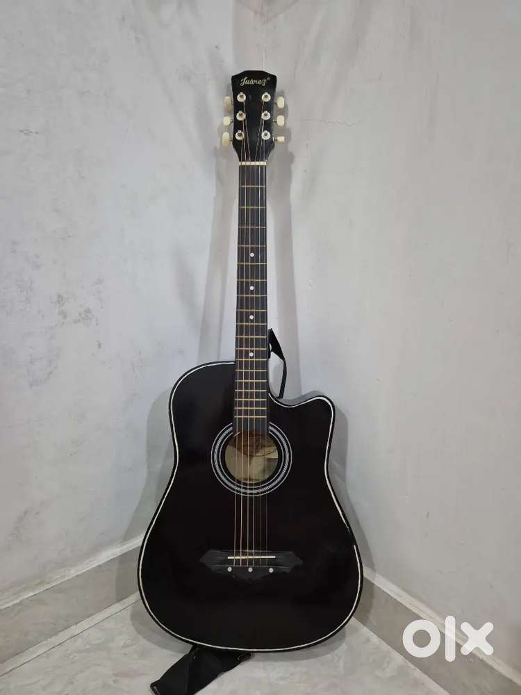 Juarez guitar / like new/ execellent condition