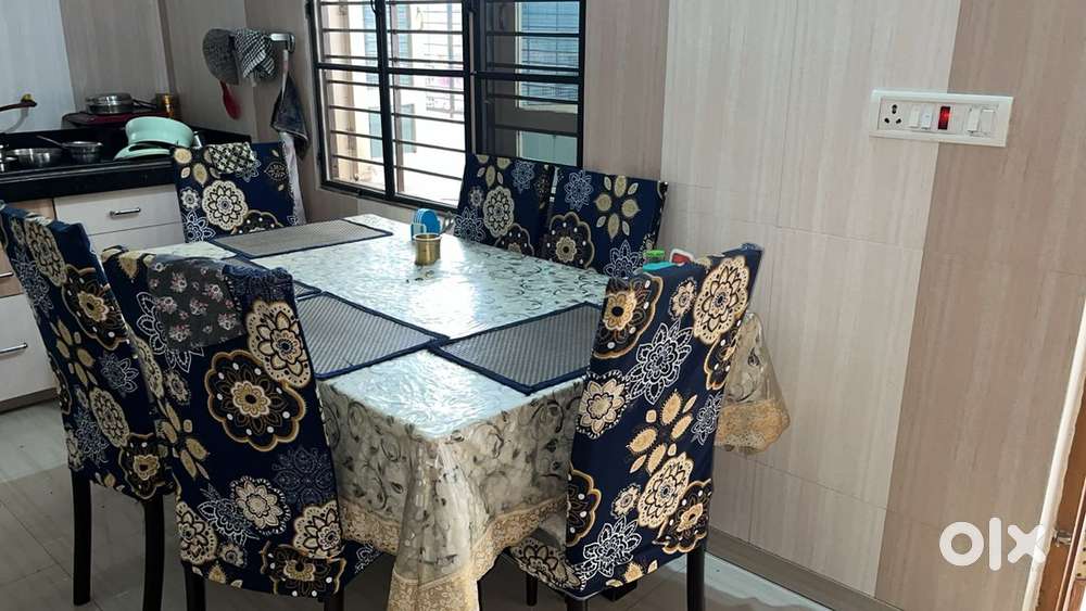 Dining table with 6 chairs