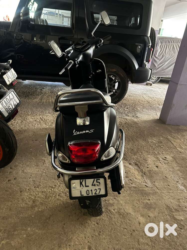 Vespa SXL 125 Matt Black