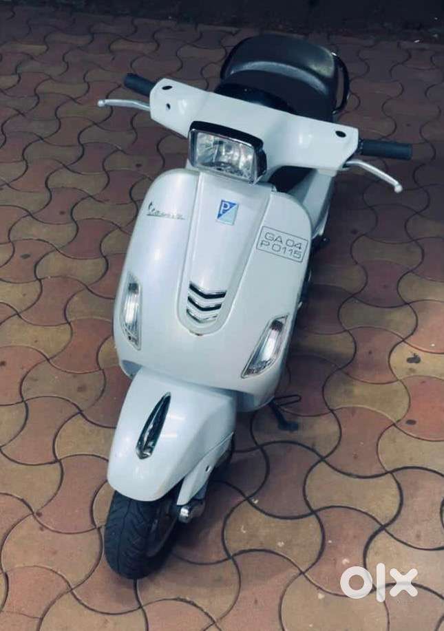 Vespa cxl 150cc elegante pearl white for sale