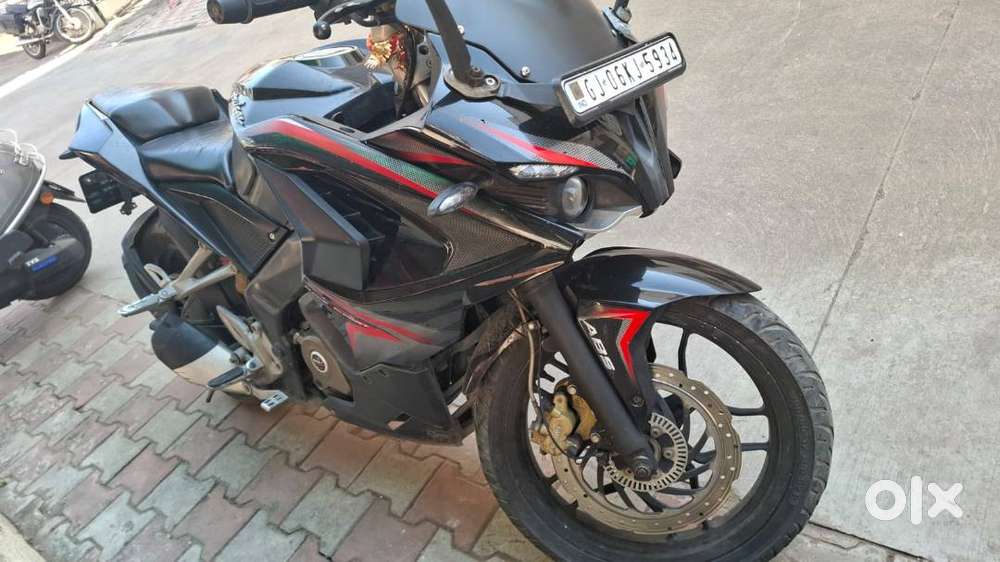 Good Condition Pulsar RS 200 ABS Ebony Black Edition Color For Sale