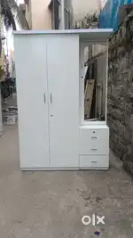 There door wardrobe