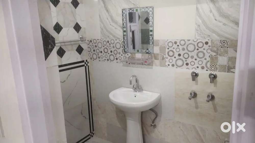 2 bhk for rent in sector 71 for boys and family furnished independent