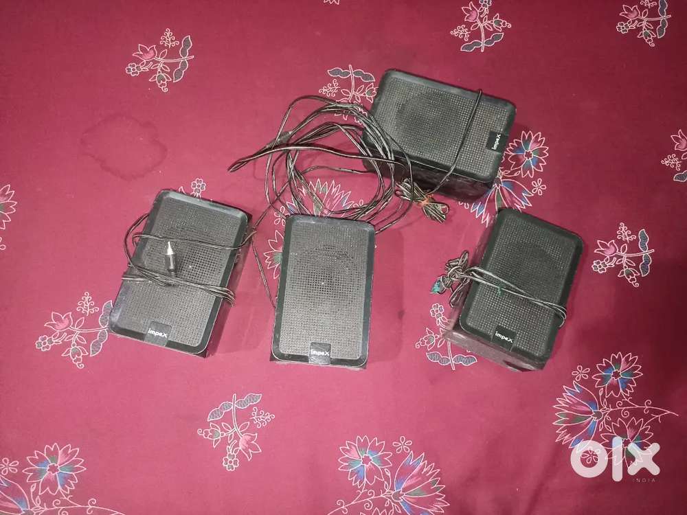 4 SPEAKER with wire and pin good condition
