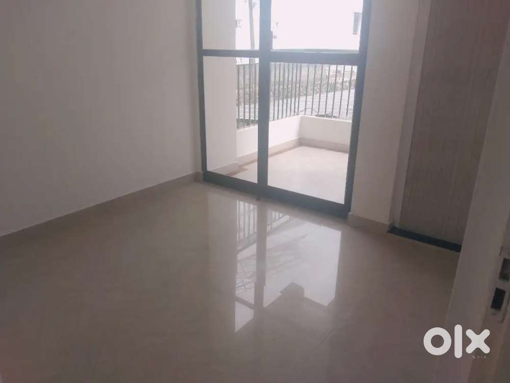 2. BHK APPARTMENT FOR RENT THRIKKAKARA SEA PORT ROAD 400 MEETR FAMILY